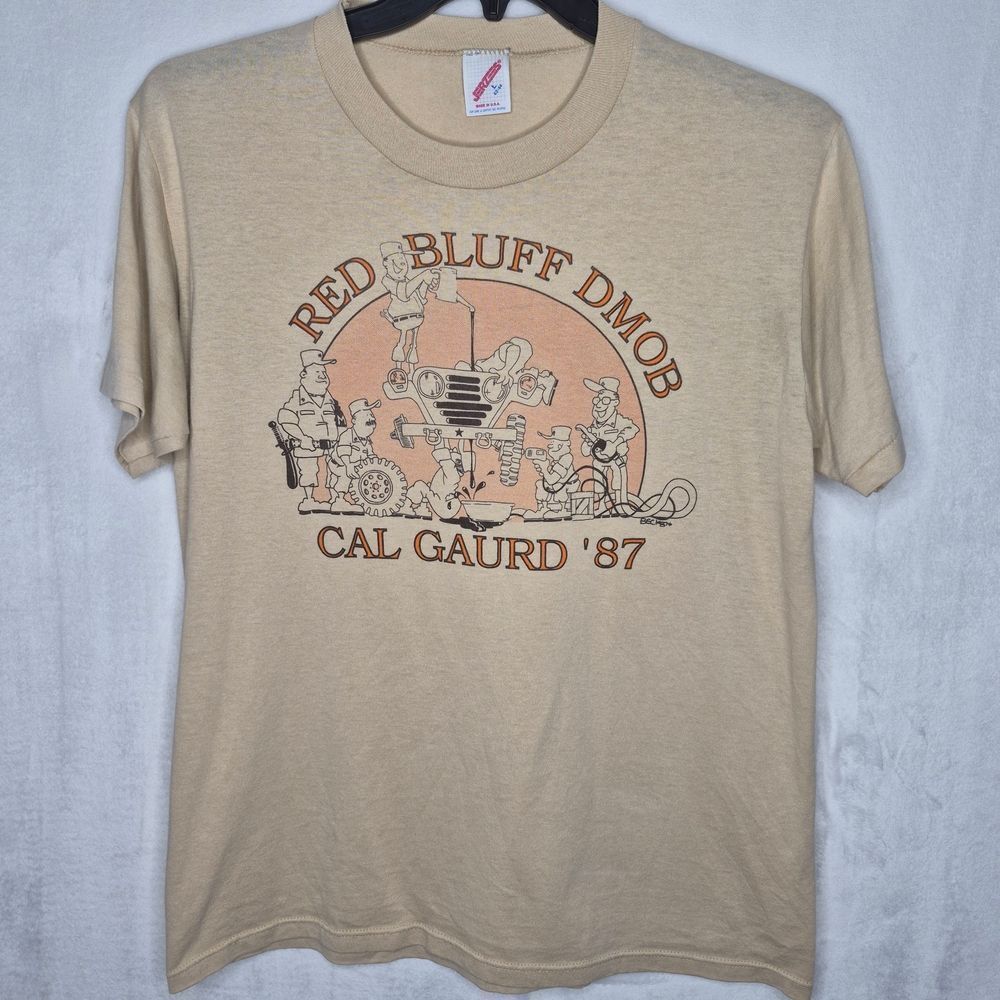 Vintage 1987 Red Bluff DMOB Cal Guard T‎ Shirt USA Military Army Jeep Size Large